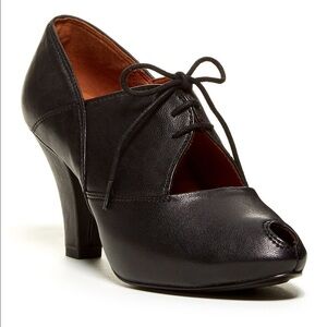 Gentle Souls Rem Side High Heel Oxford